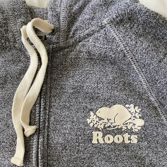 Grey roots zip up sweater - Picture 2 of 3